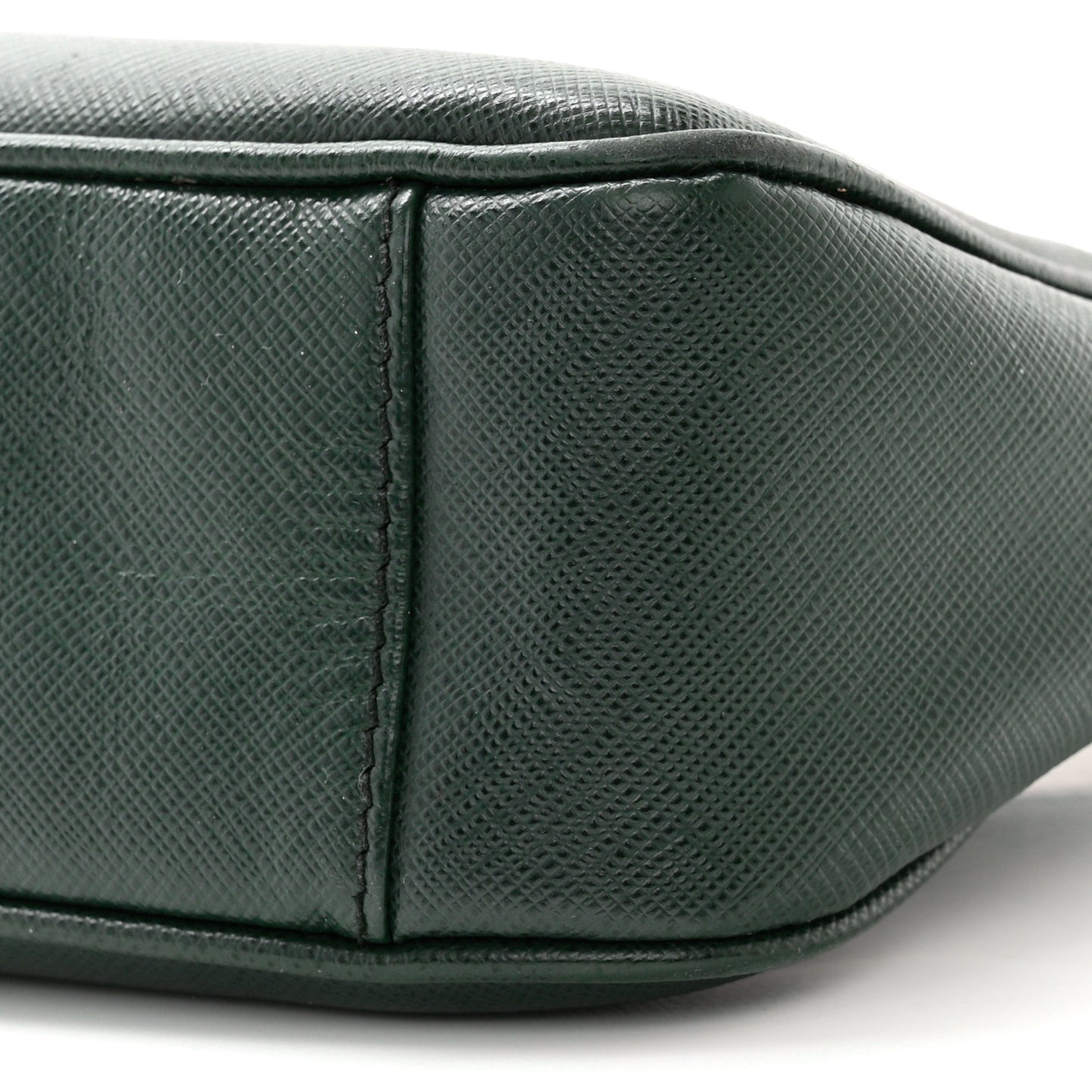 Saffiano Lux Re-Edition 2005 Shoulder Bag Smeraldo