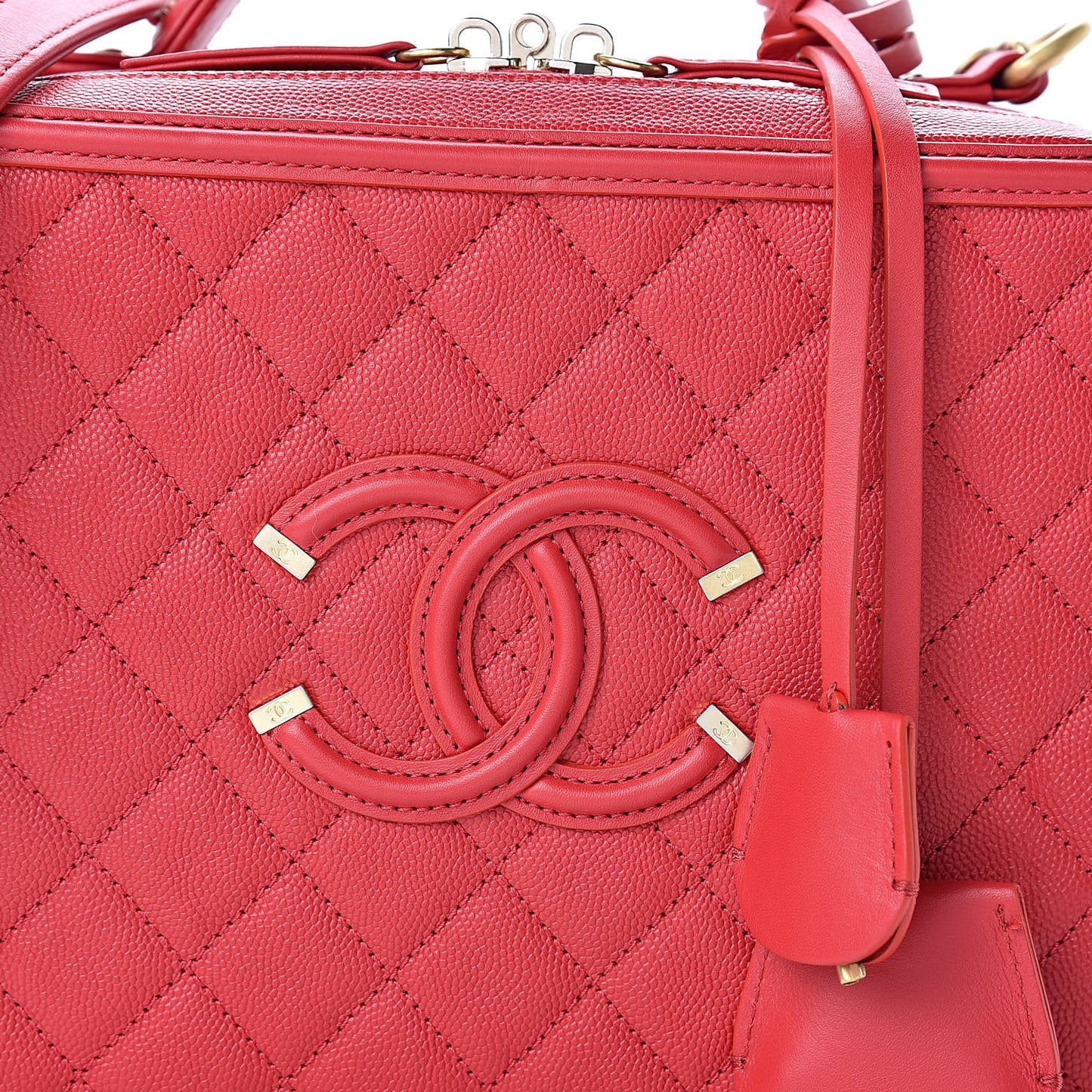 Caviar Quilted Large CC Filigree Vanity Case Red