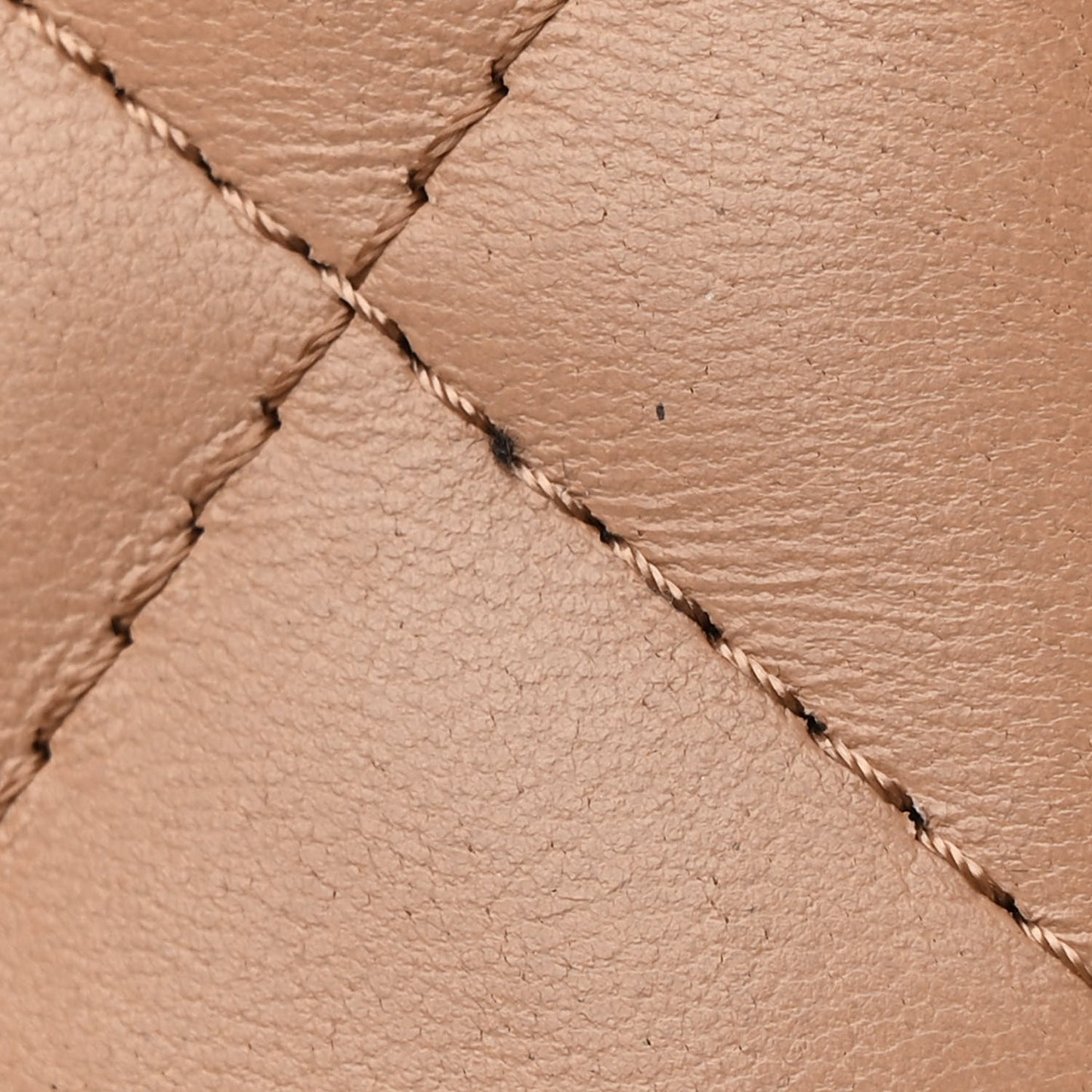 Lambskin Quilted Small Pillow Crush Vanity Case With Chain Beige