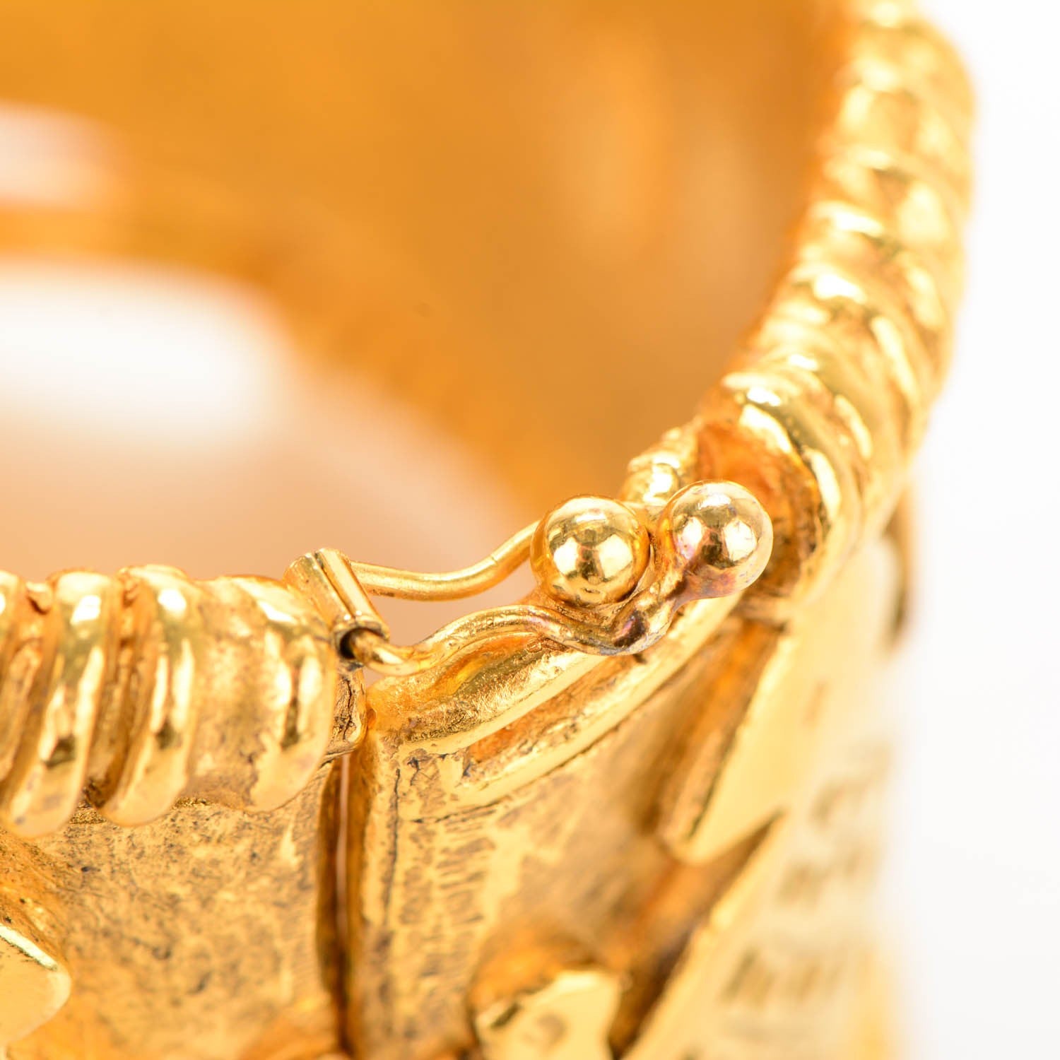 Chanel CC Cuff Gold 4 of 5