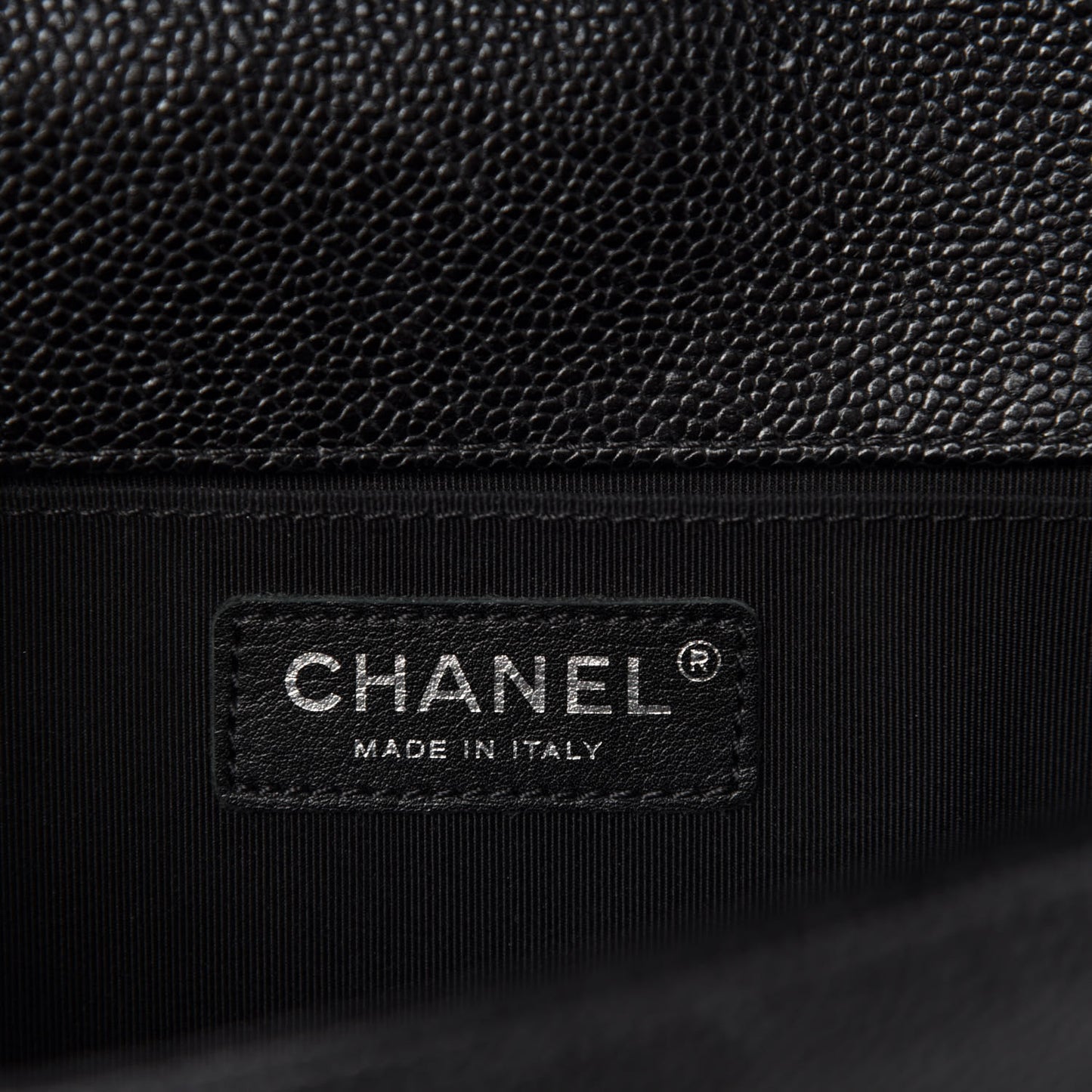 Caviar Quilted Medium Boy Flap Black
