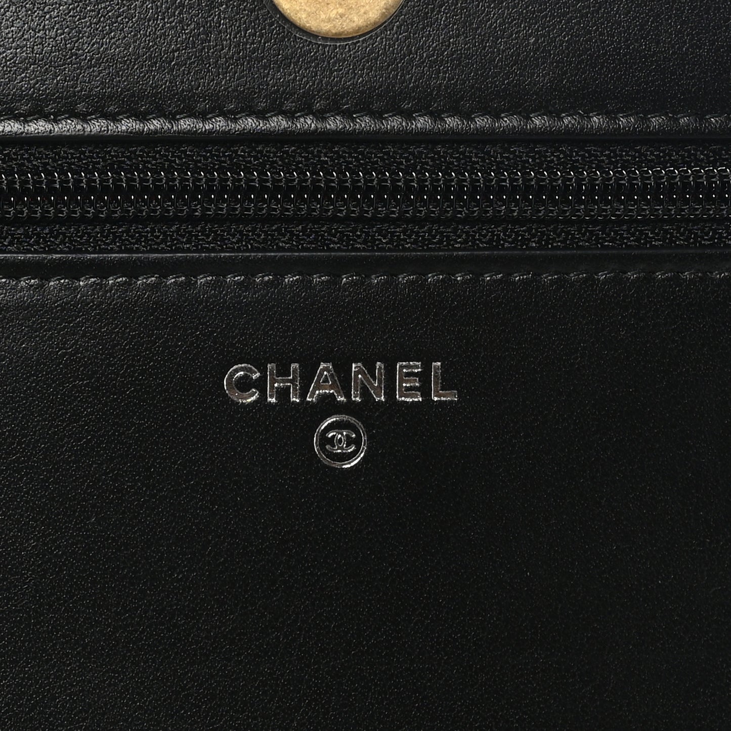 Aged Calfskin Quilted Gabrielle Wallet On Chain WOC White Black