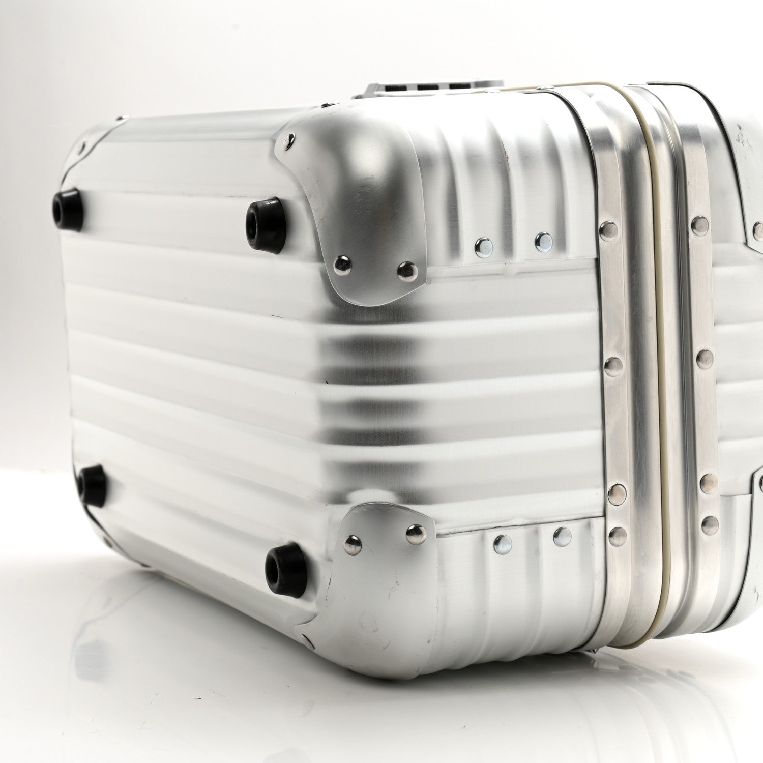Rimowa Aluminum Topas Vanity Case Silver 13 of 18