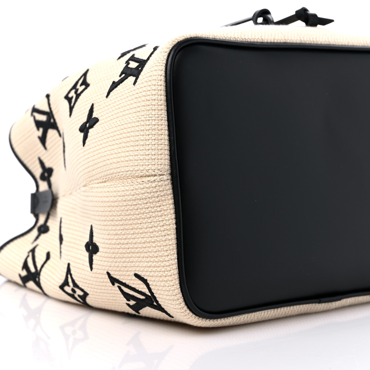 Louis Vuitton Cotton Monogram Embroidered Neonoe MM Beige Black 7 of 8