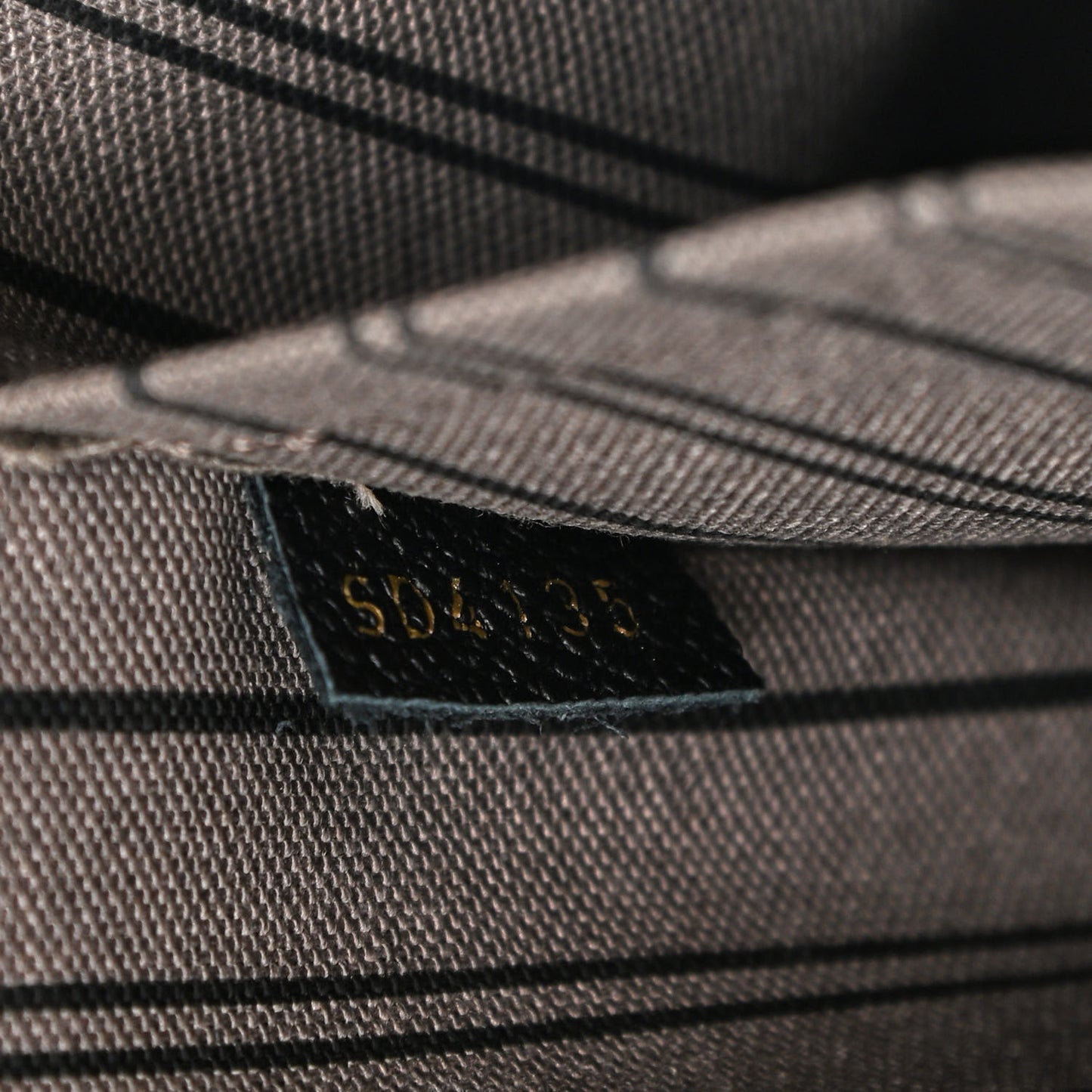 Empreinte Montaigne MM Black