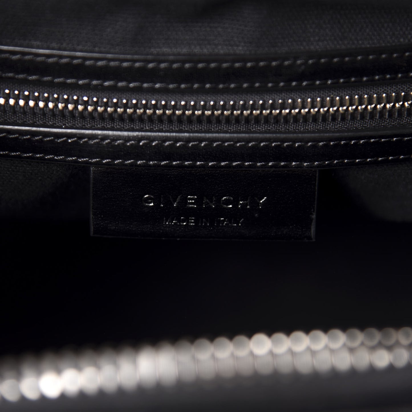 Shiny Lord Calfskin Small Antigona Black