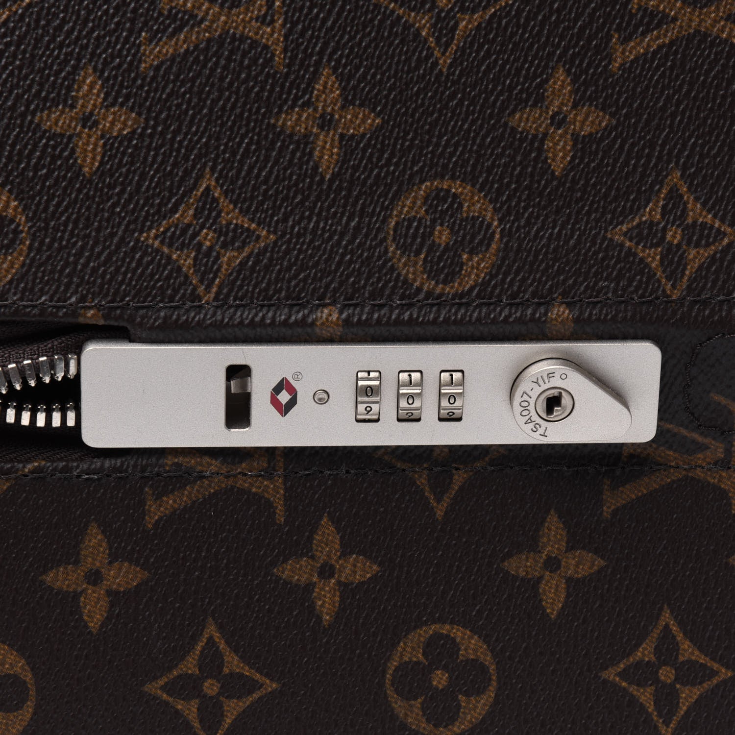 Louis Vuitton Monogram Horizon 70 17 of 17