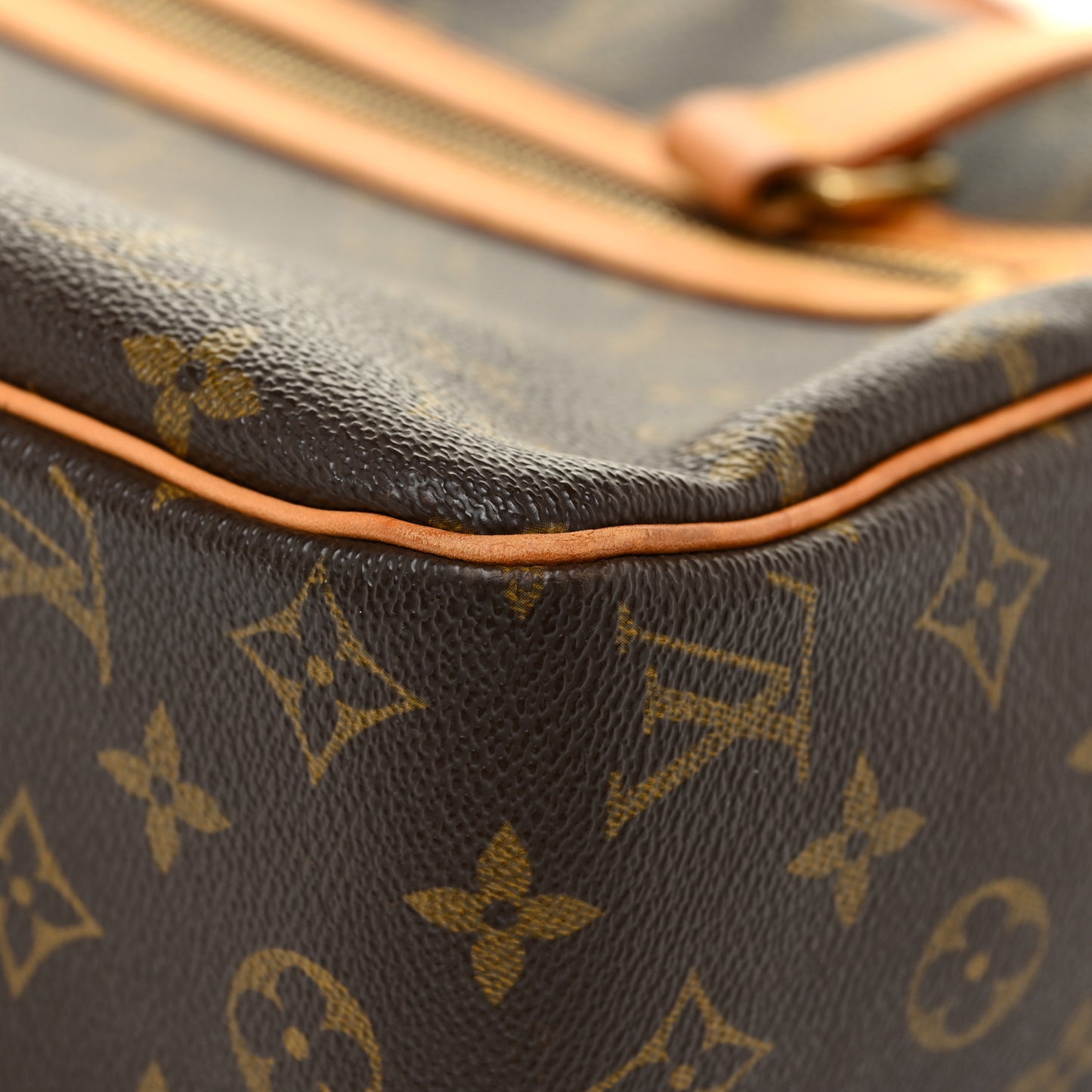 Monogram Cite GM