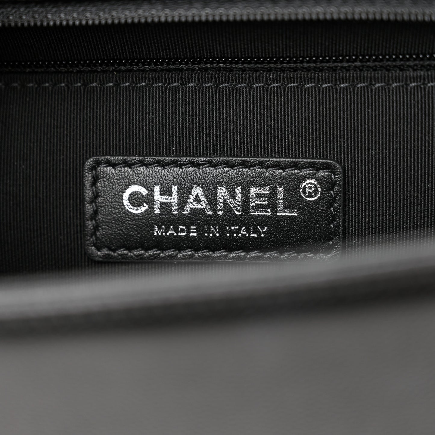 Caviar Quilted New Medium Boy Flap Black