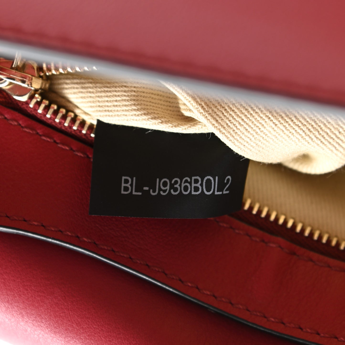 Vitello Medium Rockstud Flap Saddle Bag Scarlet