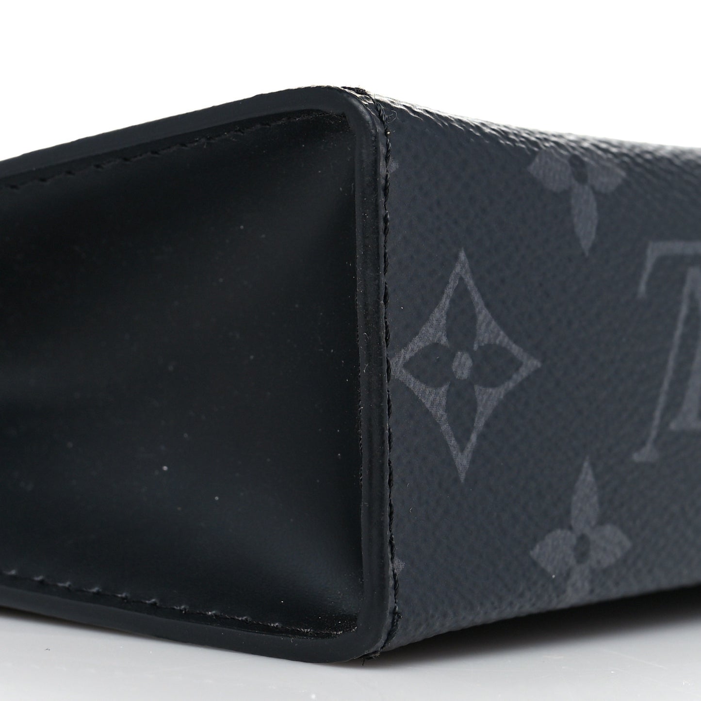 Monogram Eclipse Pochette Voyage MM