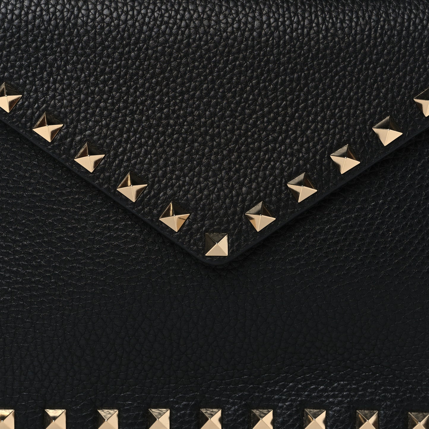 Pebbled Calfskin Medium Rockstud Envelope Flat Wristlet Pouch Black