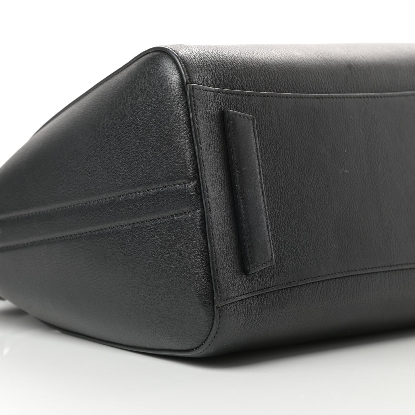 Sugar Goatskin Medium Antigona Black