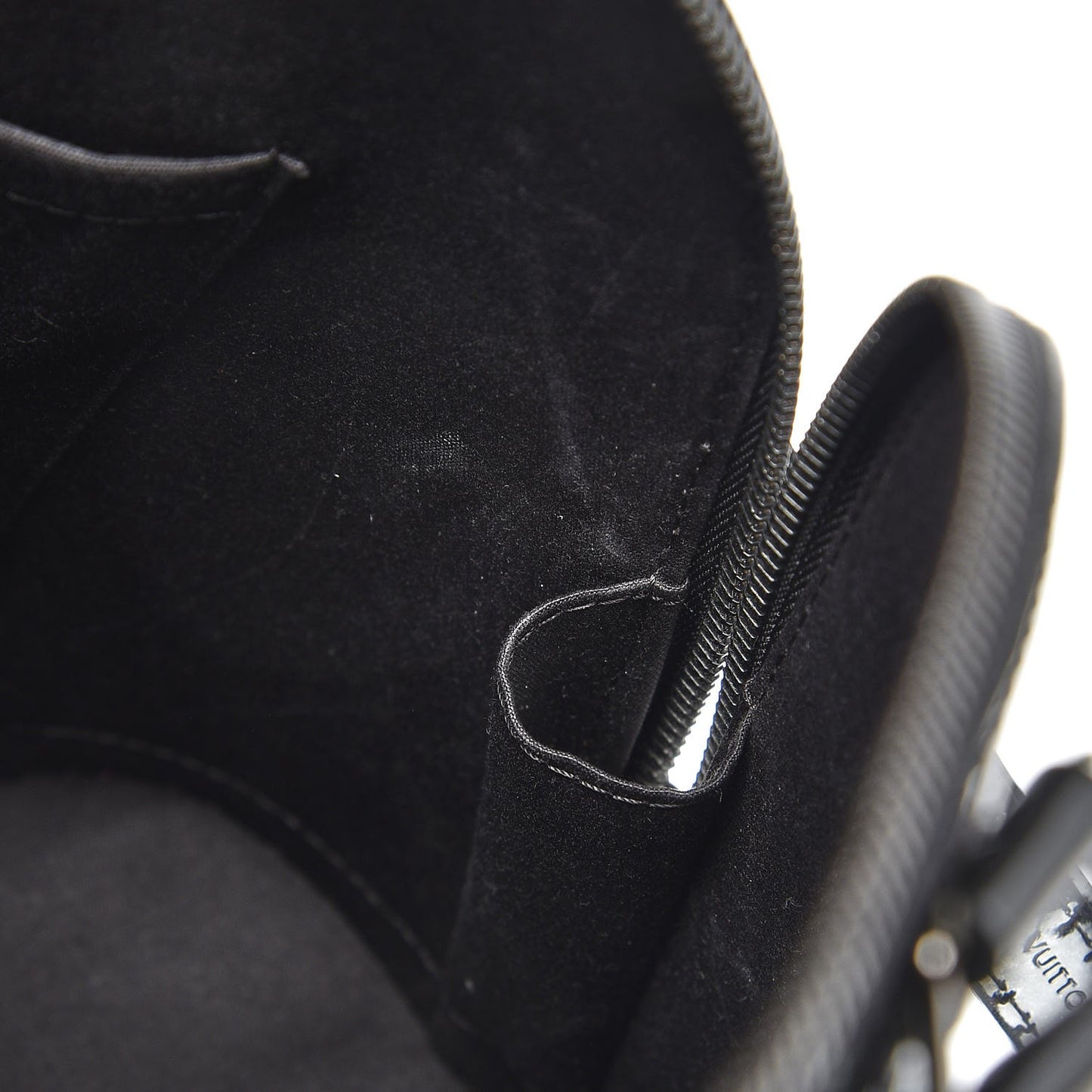 Vernis Alma PM Noir Magnetique