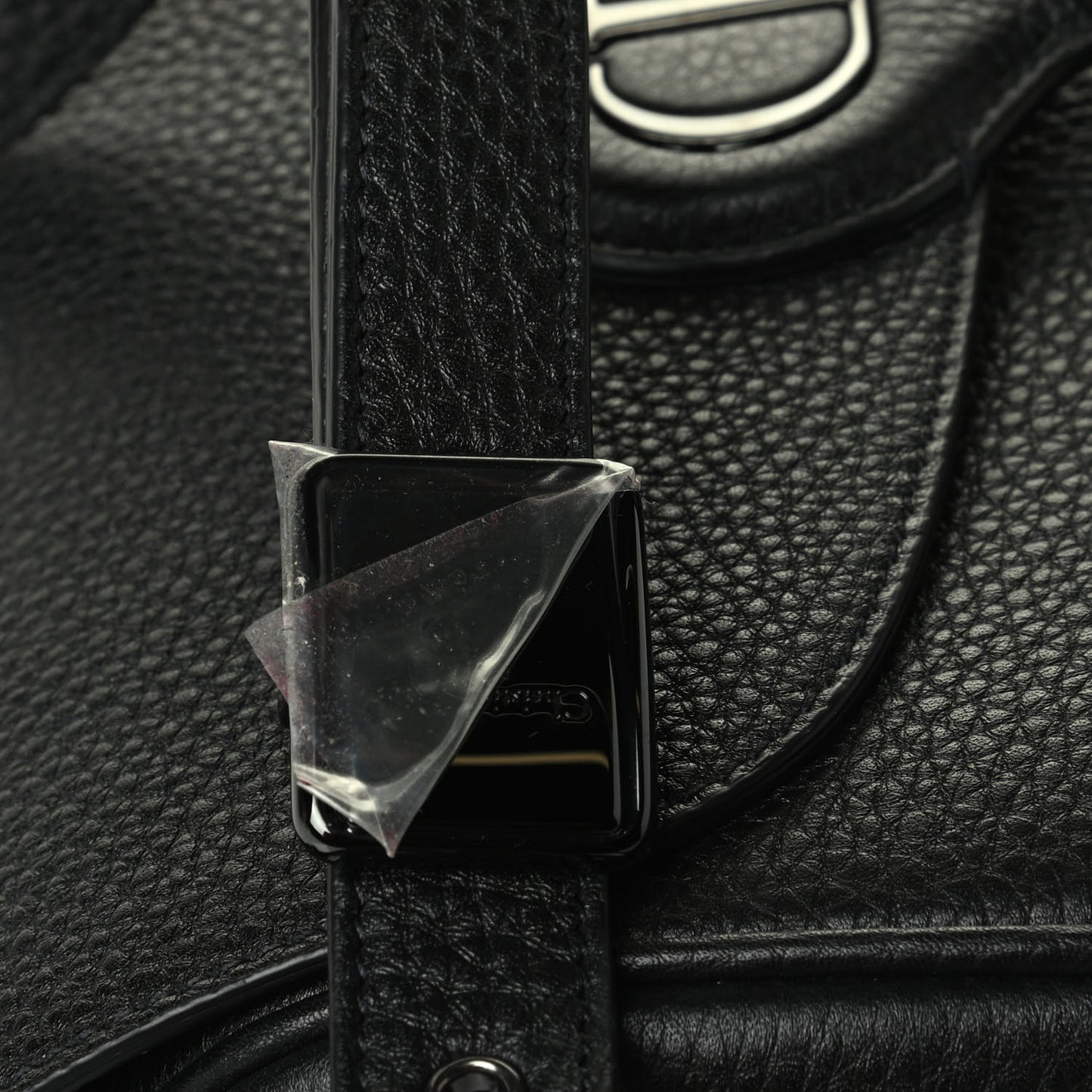 Grained Calfskin Medium Bobby Flap Black
