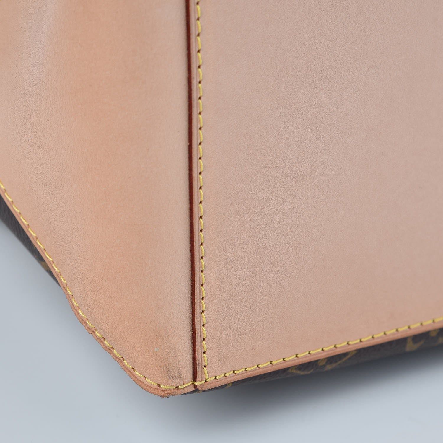 Louis Vuitton Monogram Cabas Mezzo 8 of 10