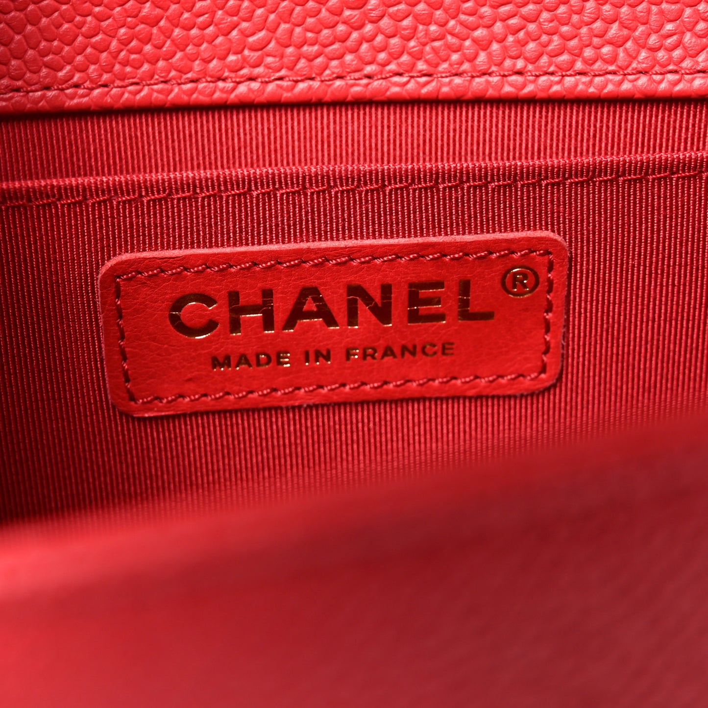 Caviar Quilted Medium Boy Flap Red