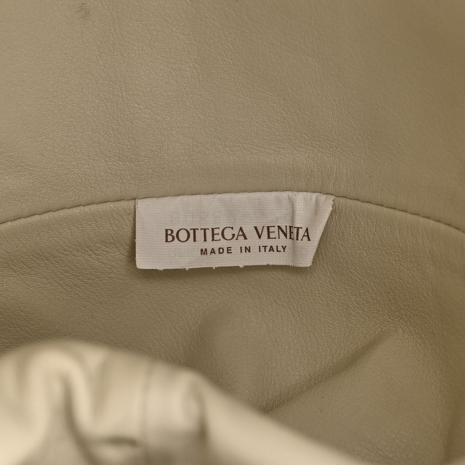Bottega Veneta Smooth Butter Calf The Pouch Oversized Clutch Plaster 7 of 14