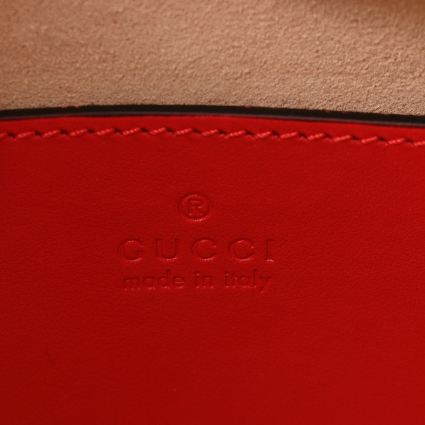 Calfskin Matelasse Chevron GG Marmont Sling Shoulder Bag Rosso