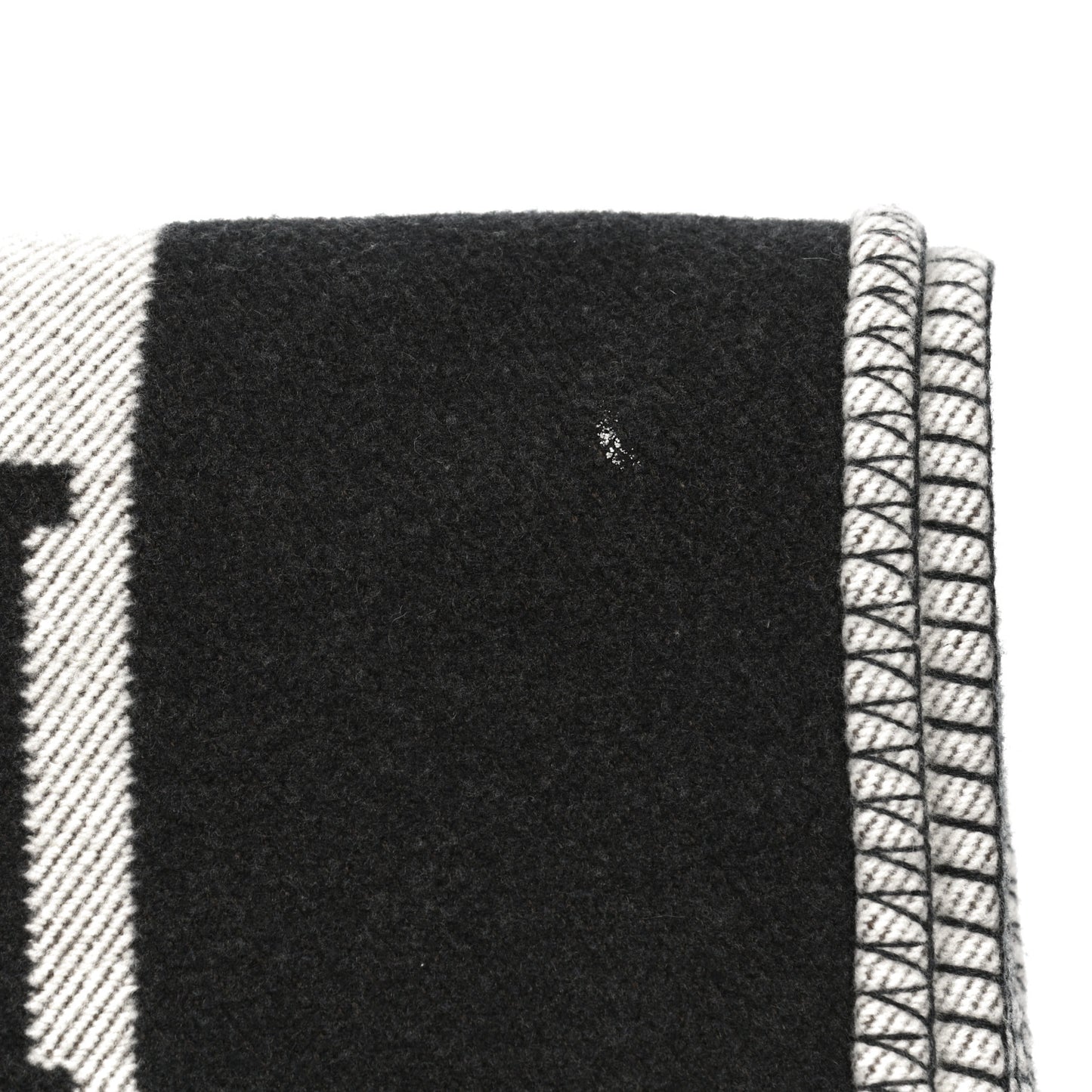 Wool Cashmere Signature Avalon Blanket Black