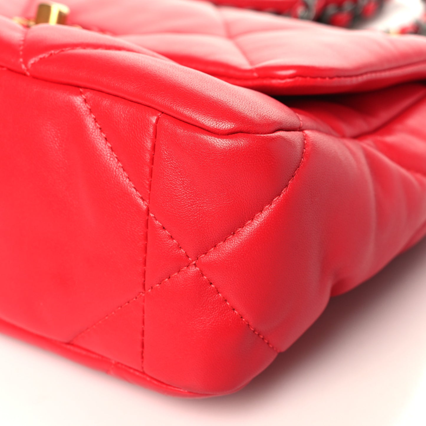 Lambskin Quilted Medium Chanel 19 Flap Red