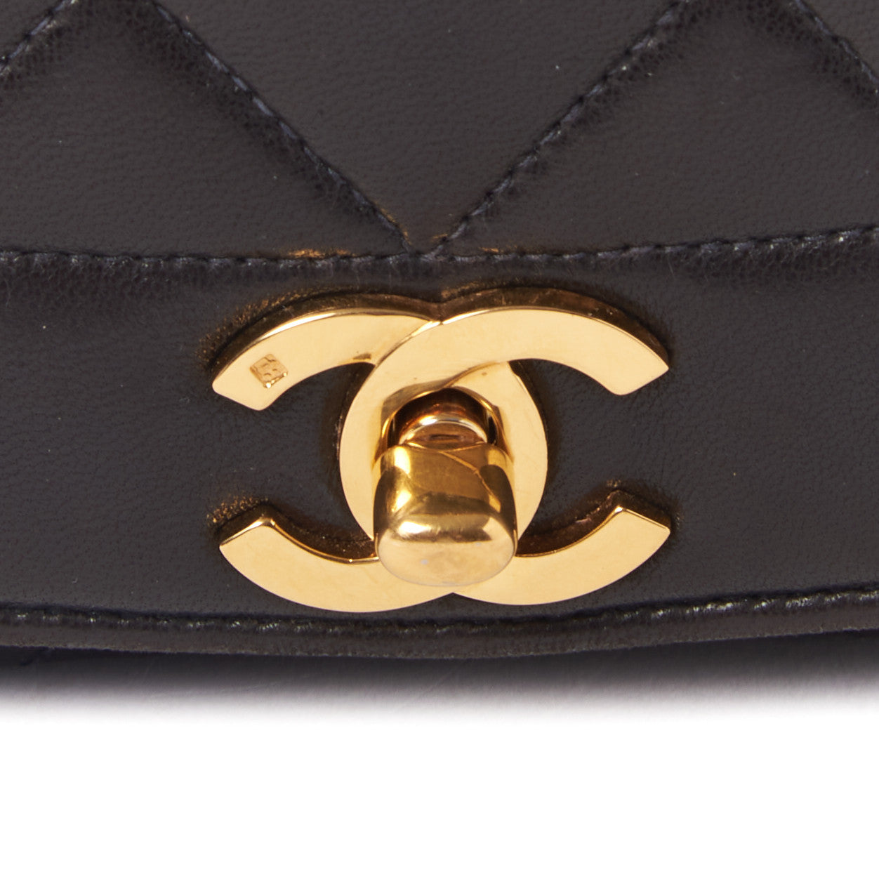 Lambskin Quilted Medium Single Flap Black
