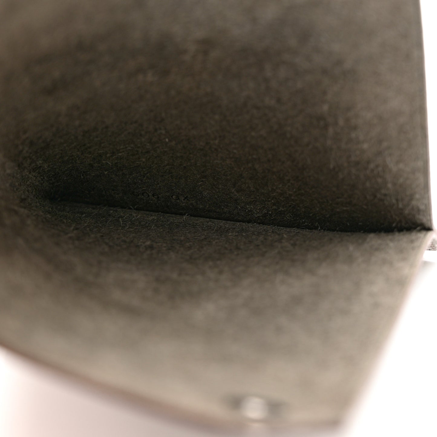 Epsom Tarmac Dot PM Passport Holder Etain Black