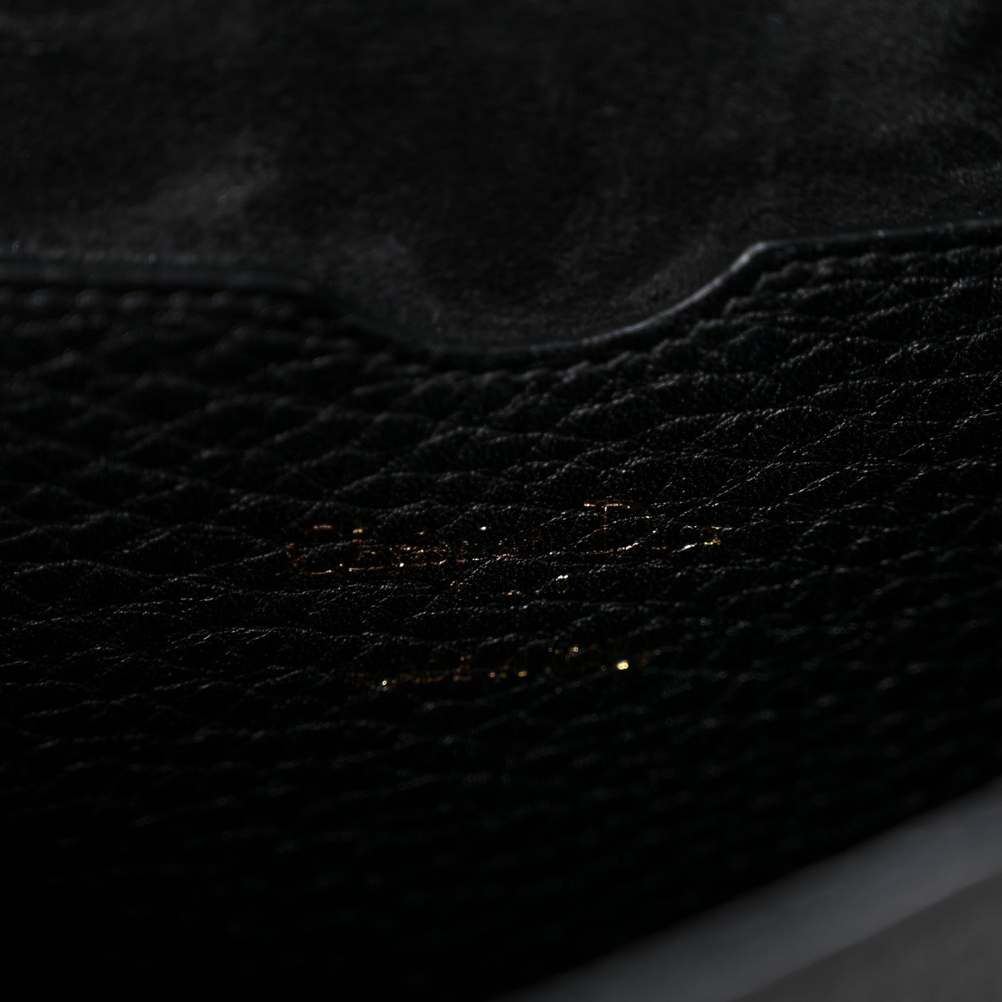 Grained Calfskin Large Bobby Flap Black