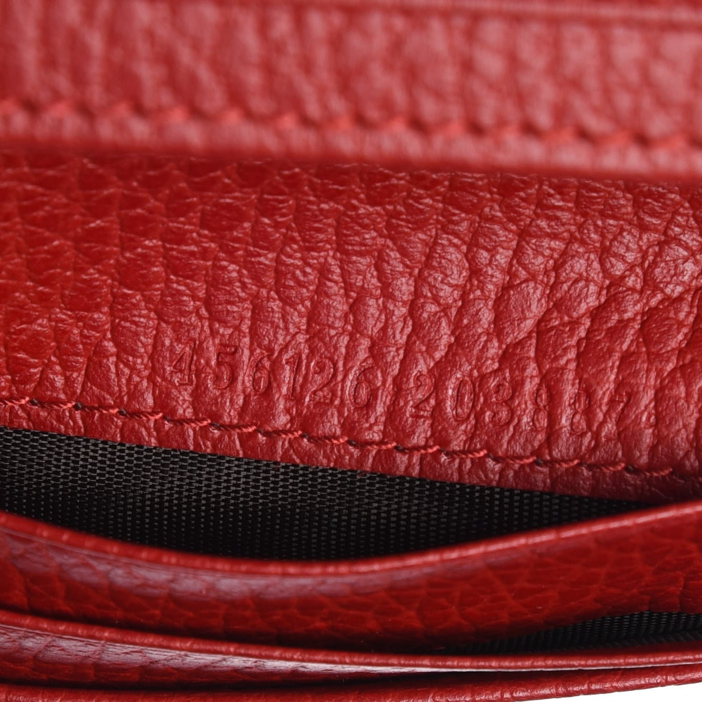 Pebbled Calfskin GG Marmont Card Case Hibiscus Red