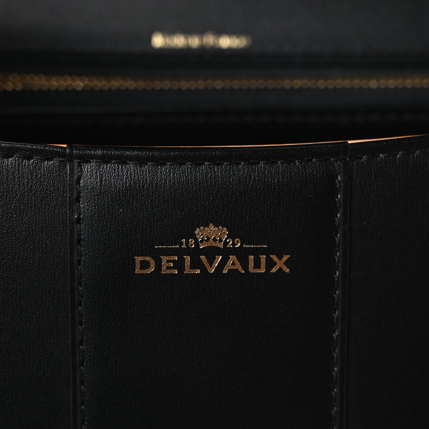 Box Calfskin MM Brillant Satchel Black Black