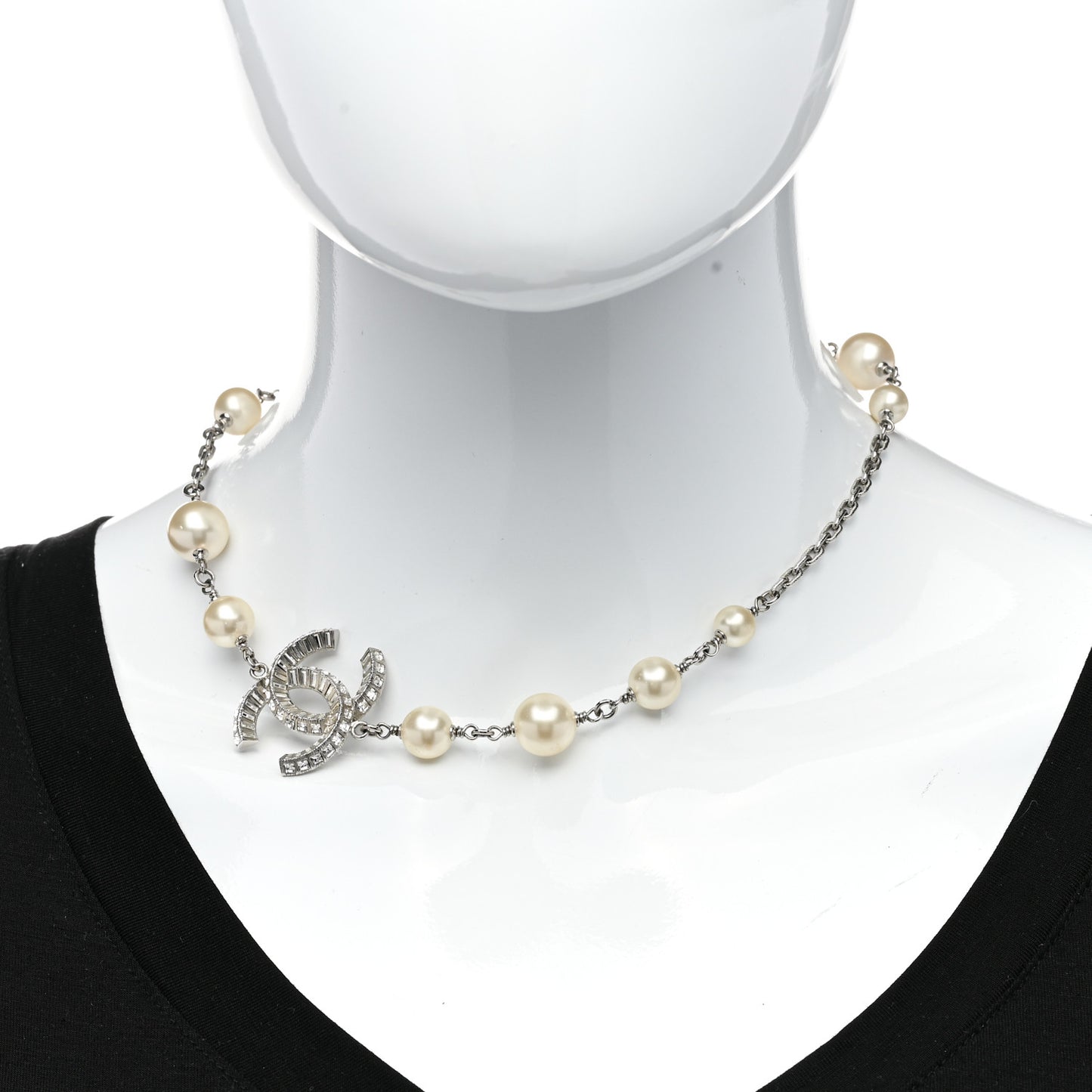 Pearl Crystal Baguette CC Short Necklace Silver