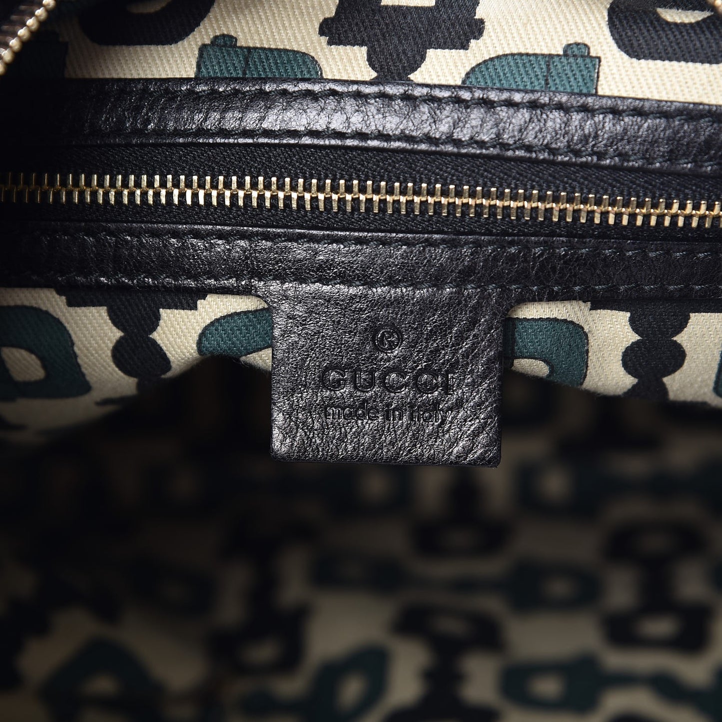 Pebbled Calfskin Guccissima Trim Medium Signoria Hobo Black