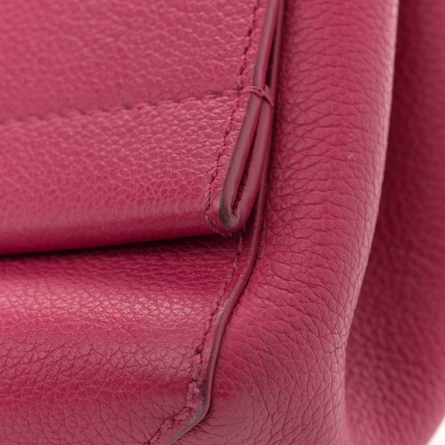 Soft Calfskin Lockme II Top Handle Dahlia