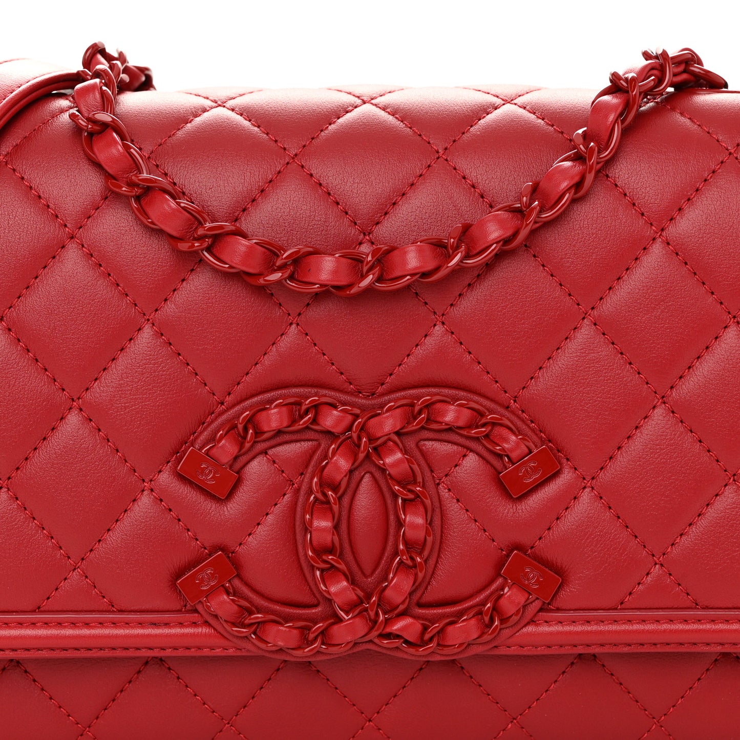 Calfskin Quilted Medium CC Filigree Flap Red