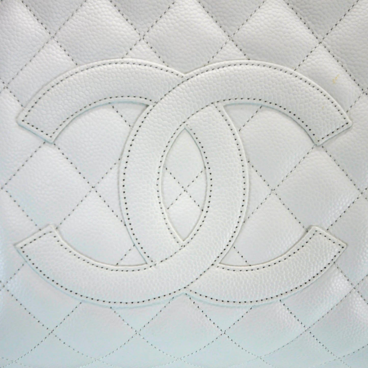 Caviar Grand Shopping Tote GST White