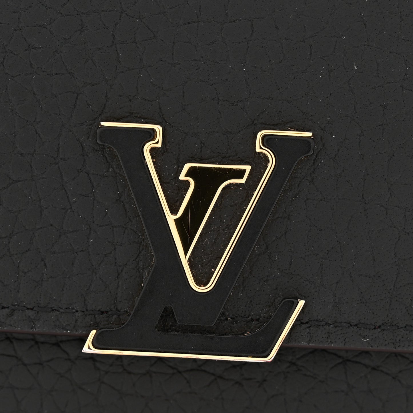 Taurillon Capucines Compact Wallet Black