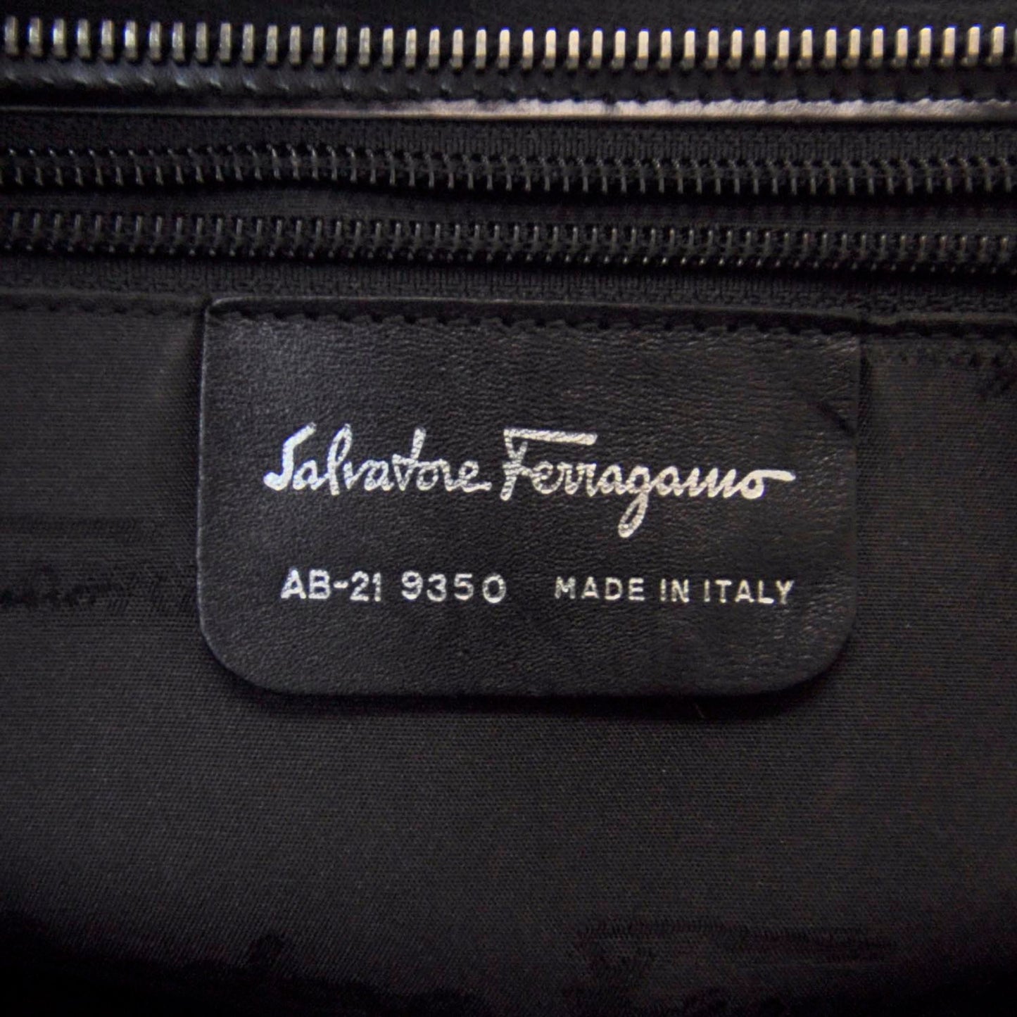 SALVATOREFERRAGAMOLeatherGanciniBuckleToteBlack