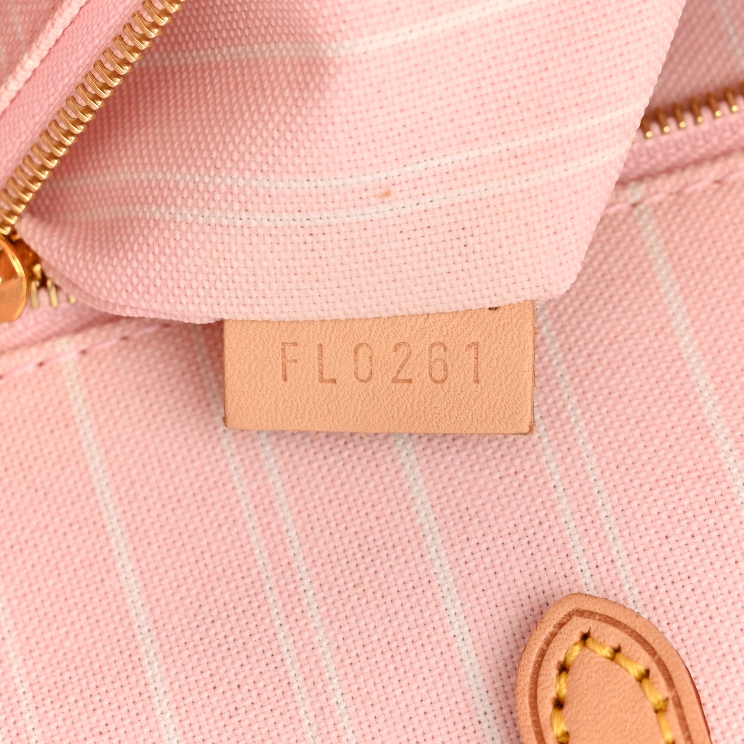 Louis Vuitton Monogram Giant By The Pool OnTheGo GM Light Pink 7 of 11