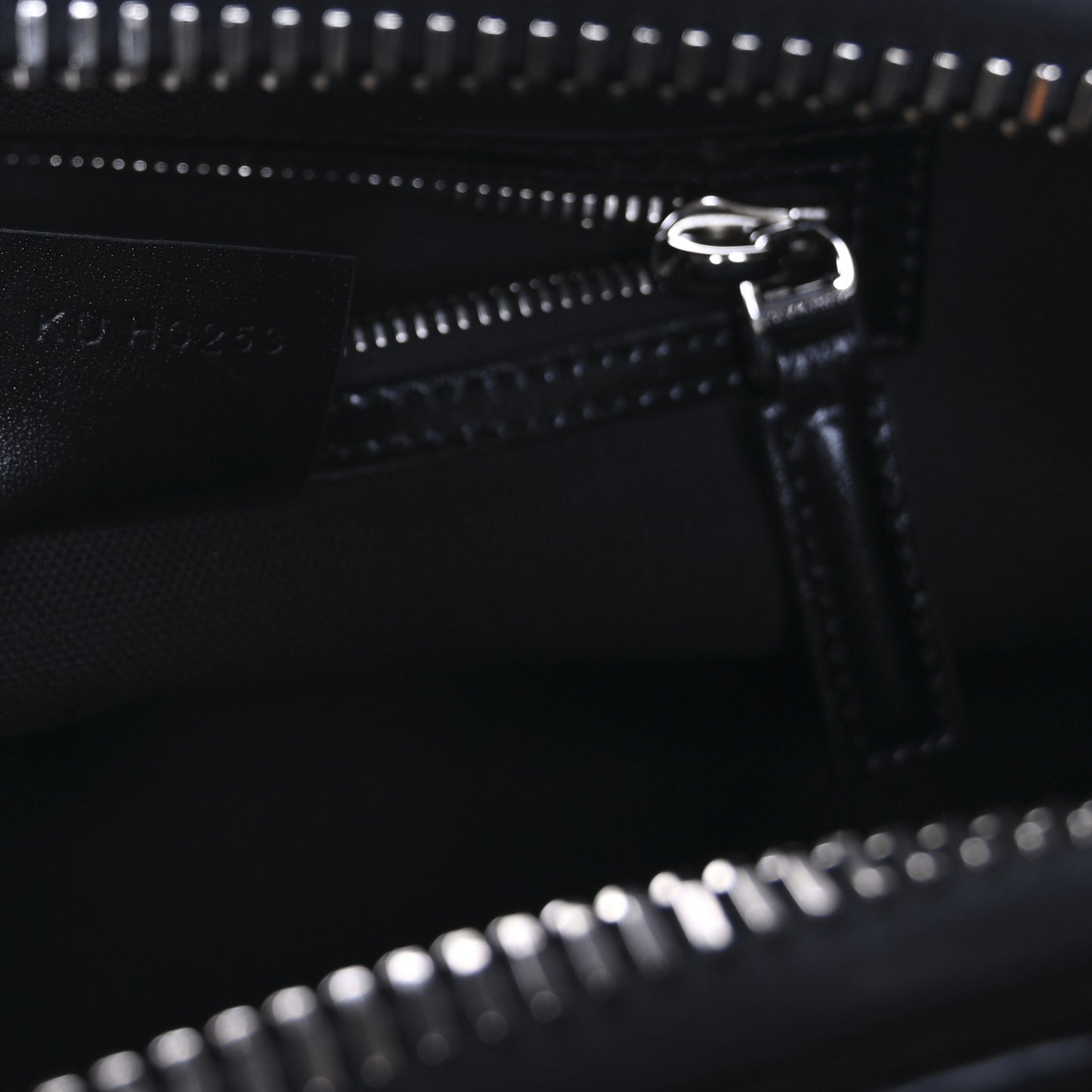 Shiny Lord Calfskin Small Antigona Black