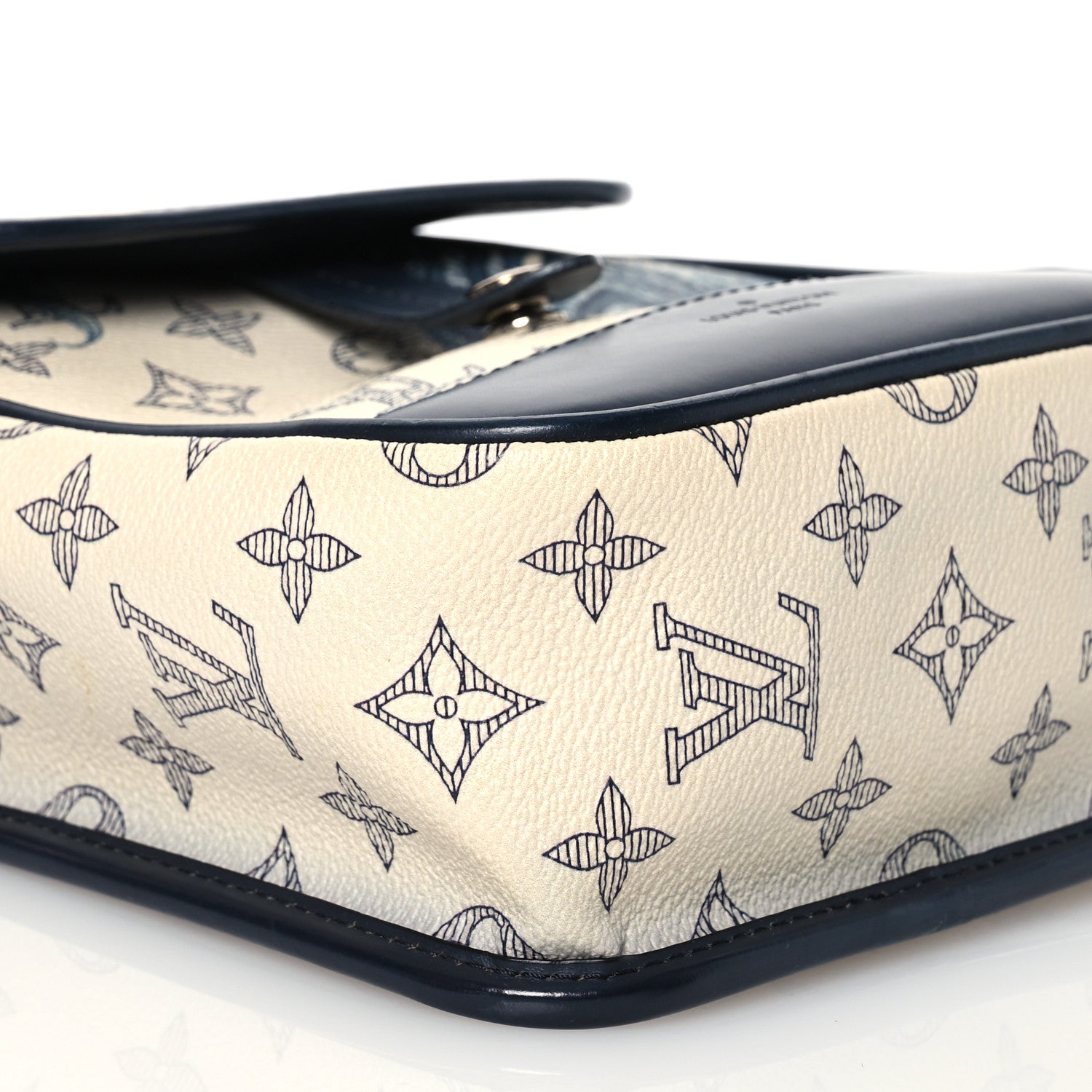 Louis Vuitton Savane Monogram Zebra Chapman Messenger BB White 8 of 9