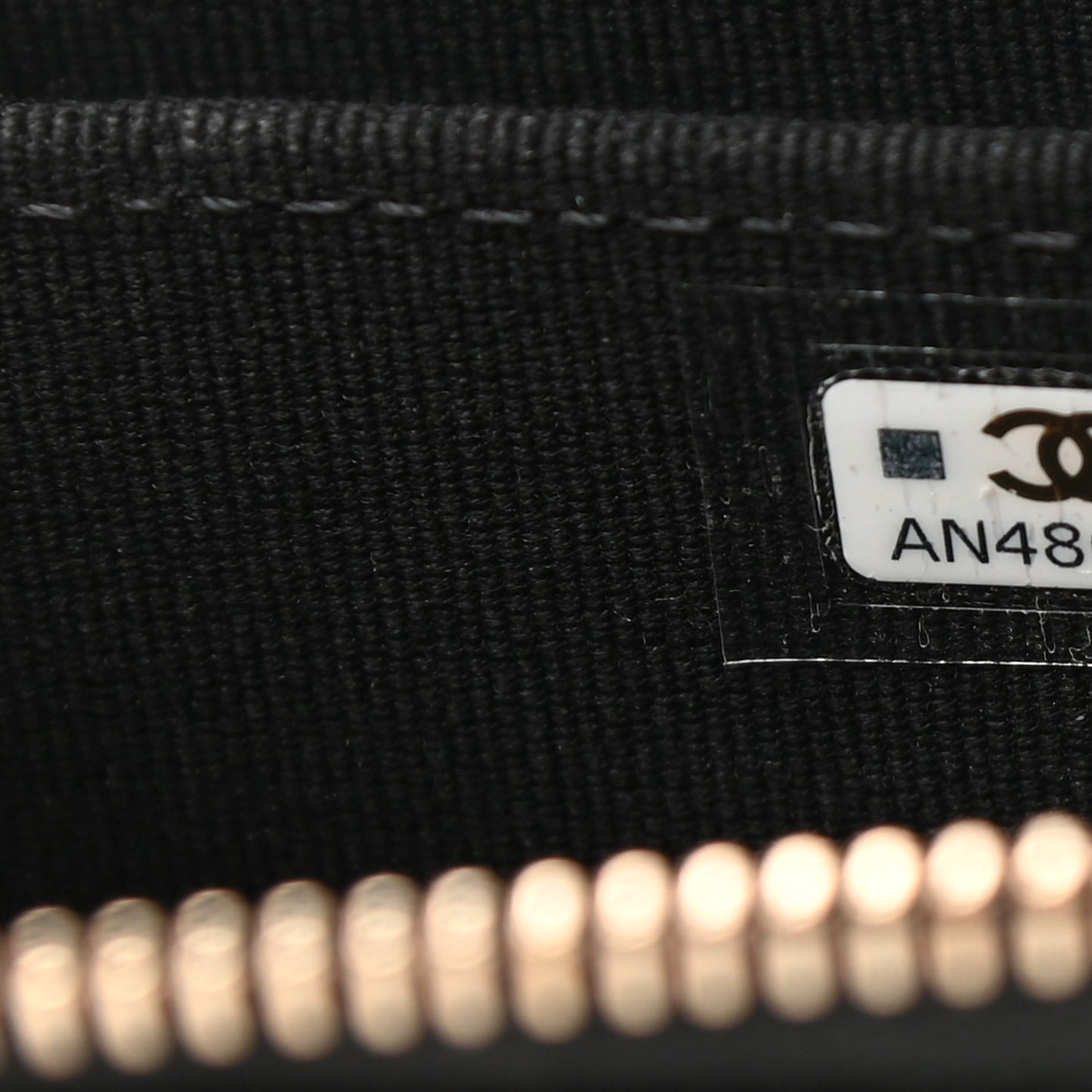 Caviar Quilted CC Zip Card Holder Black