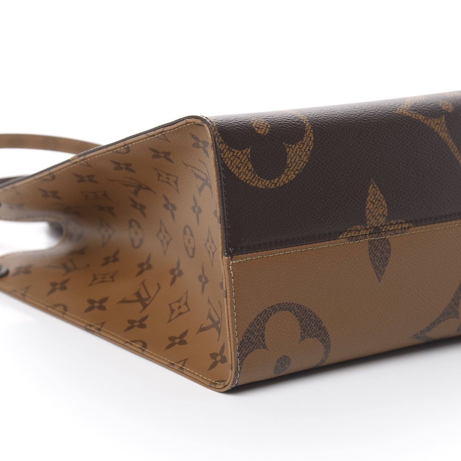 Louis Vuitton Reverse Monogram Giant Onthego MM 7 of 8