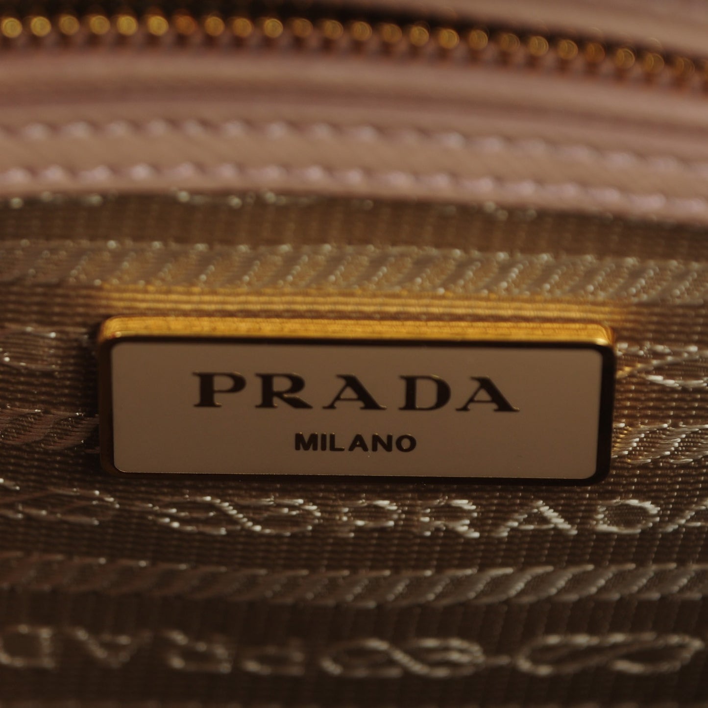 Saffiano Vernice Small Promenade Tote Cammeo