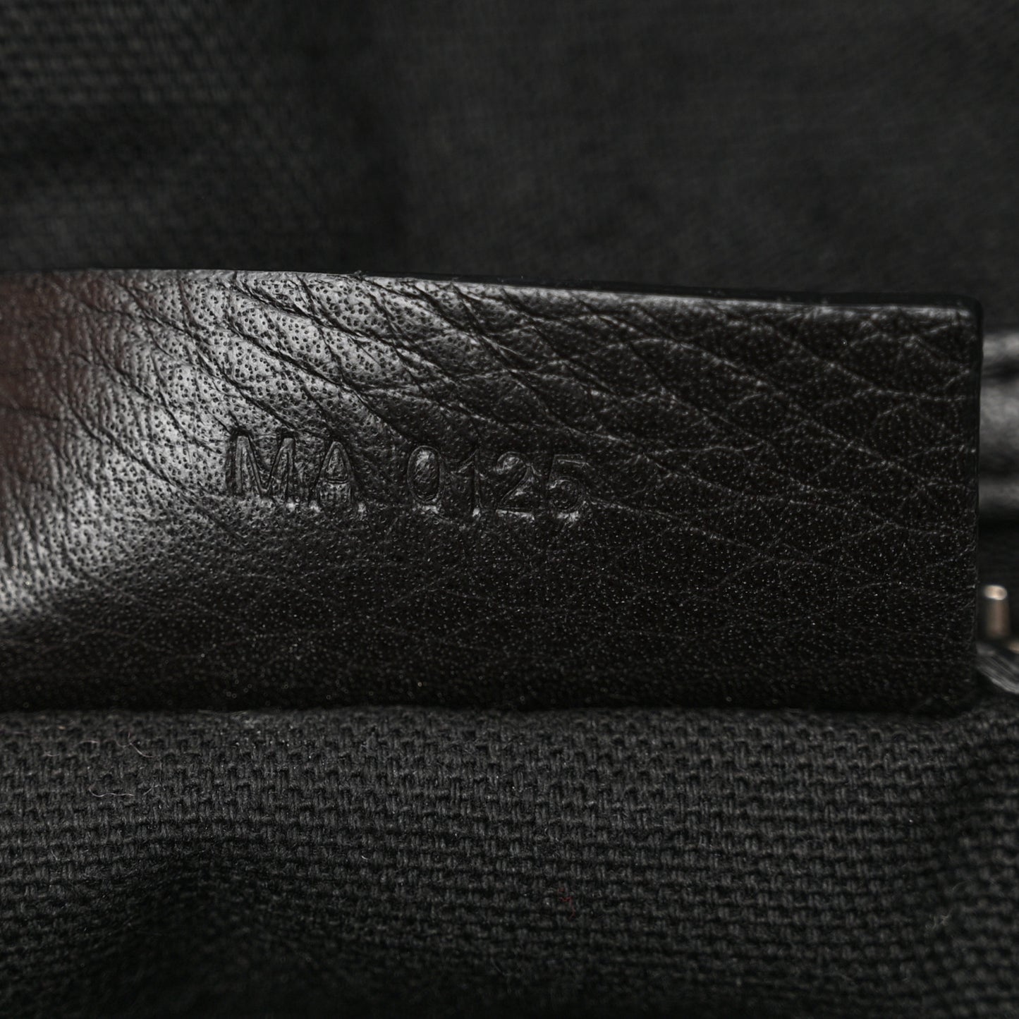 Waxy Grained Calfskin Studded Medium Nightingale Black