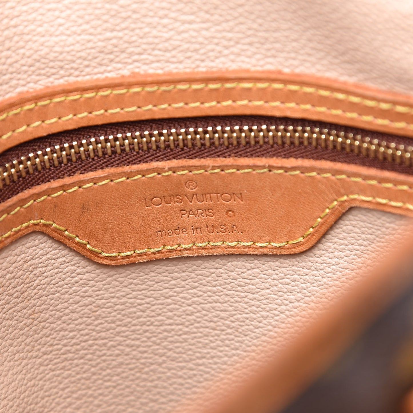 Monogram Petit Bucket 23