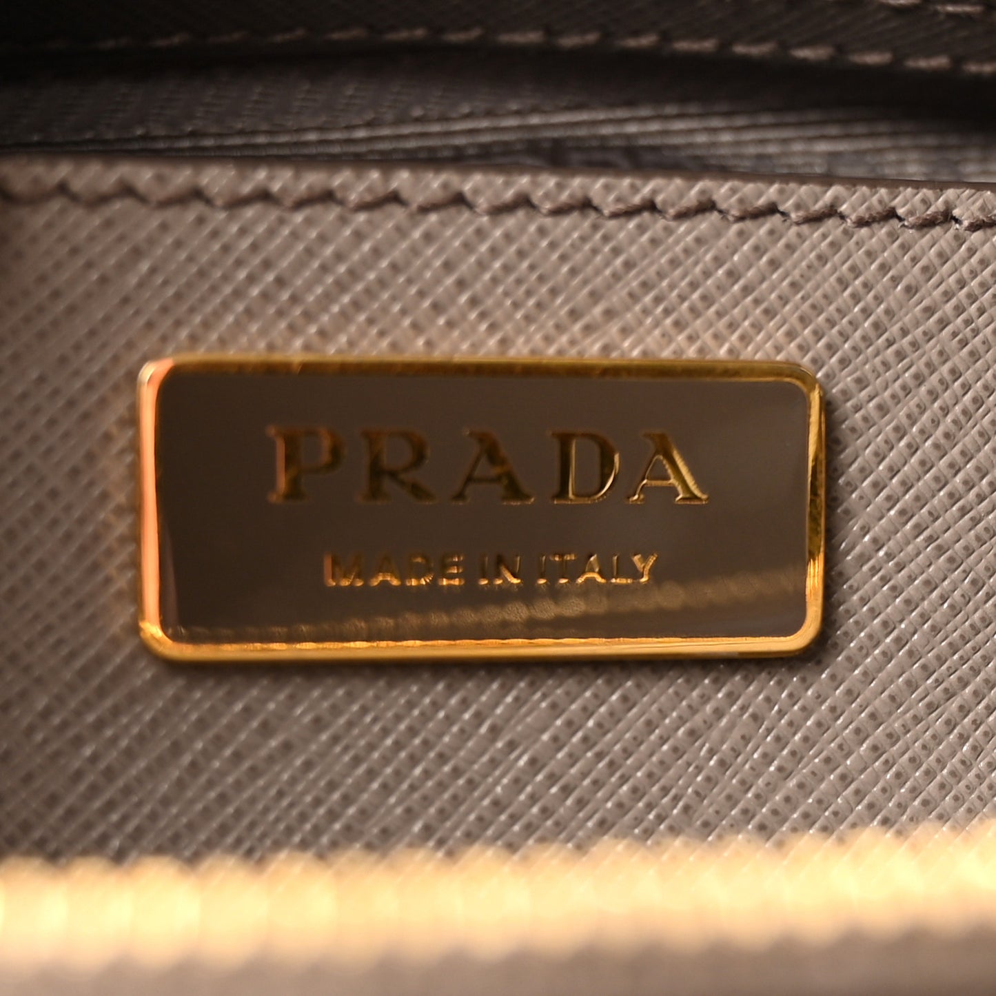 Saffiano Lux Large Galleria Double Zip Tote Argilla