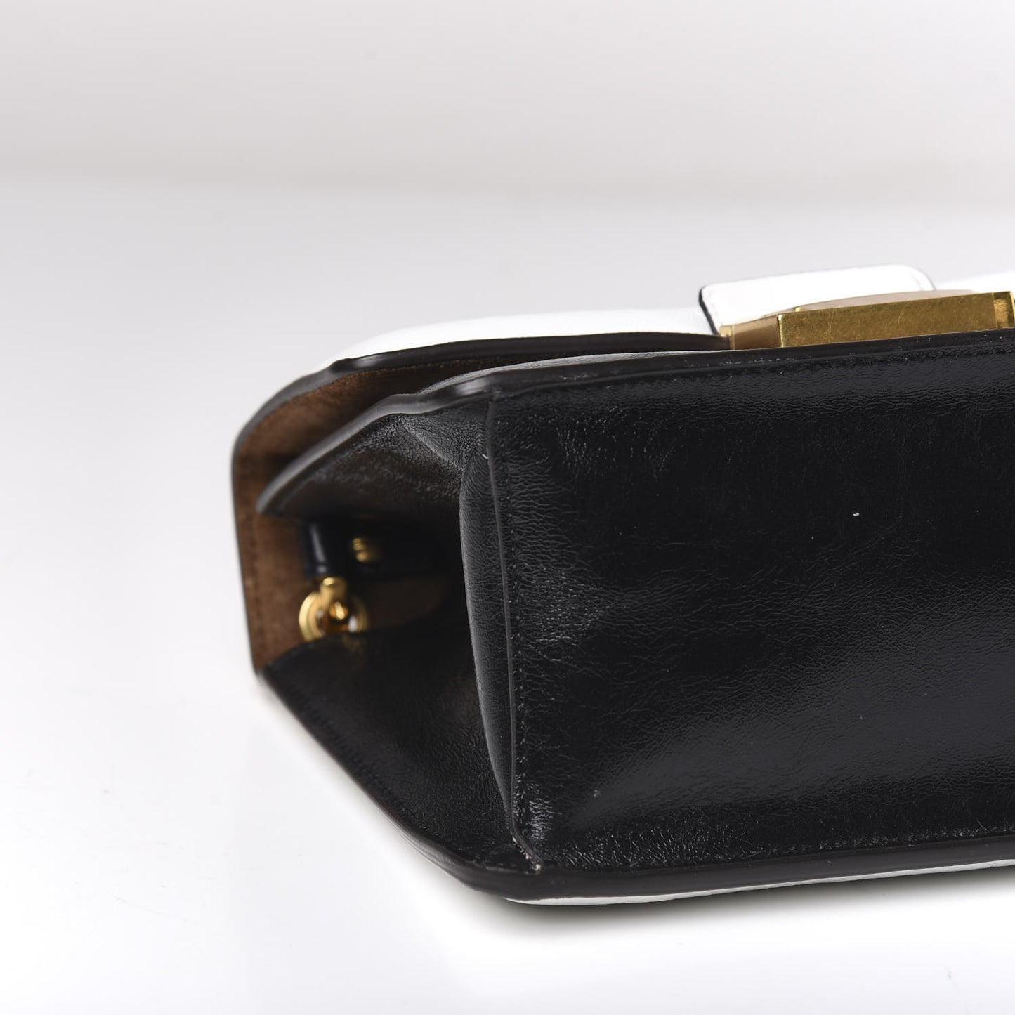 Agnello Old Shine Chamois Embossed Small Kan U Shoulder Bag Black Rovere Multicolor