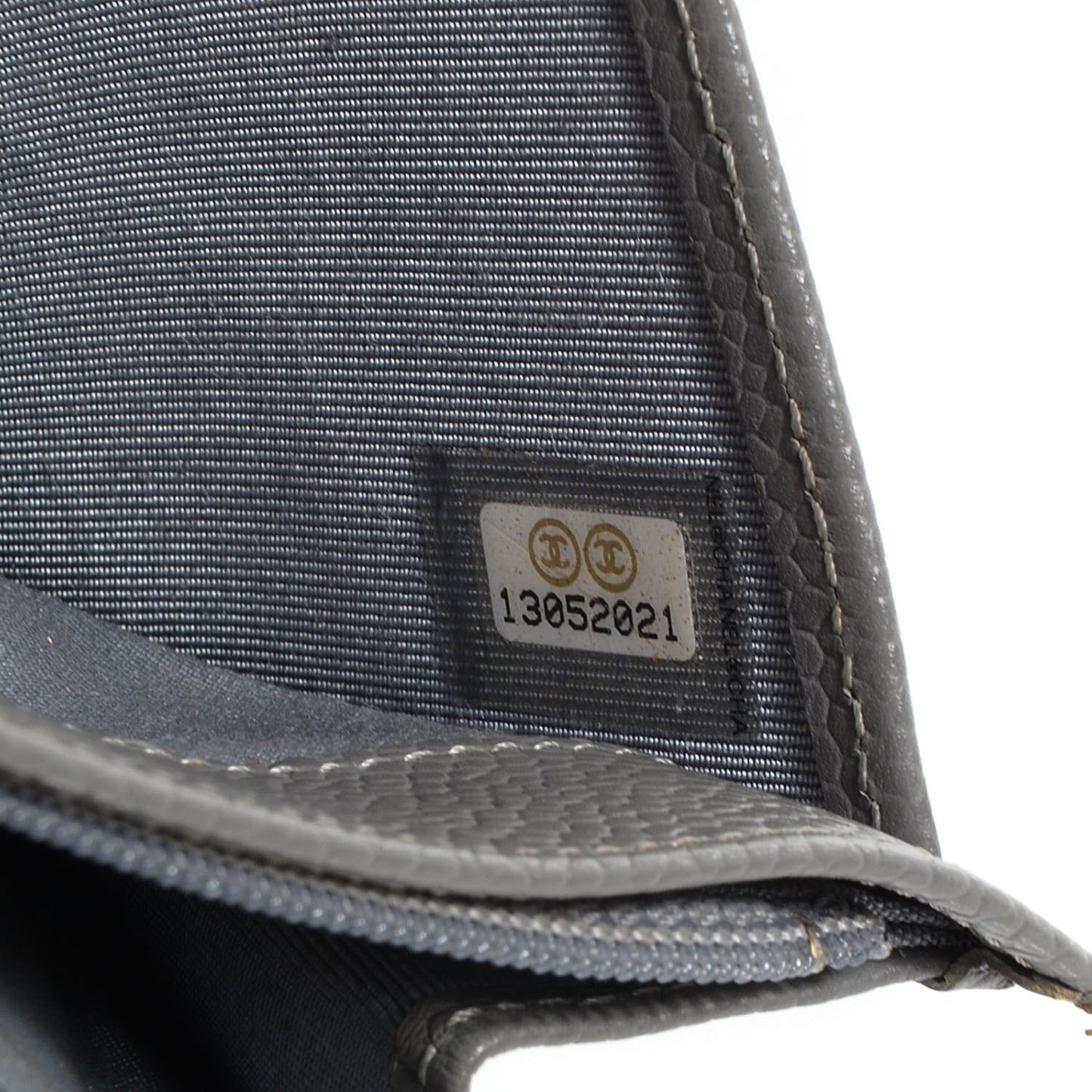 Caviar Quilted Yen Wallet Grey
