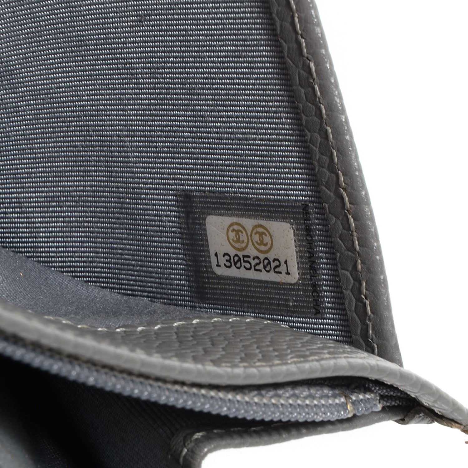 Chanel Caviar Quilted Yen Wallet Grey 8 of 8
