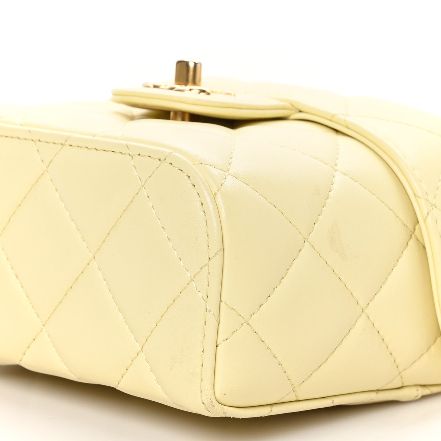 Lambskin Handle Crush Small Vanity Case With Chain Jaune Clair